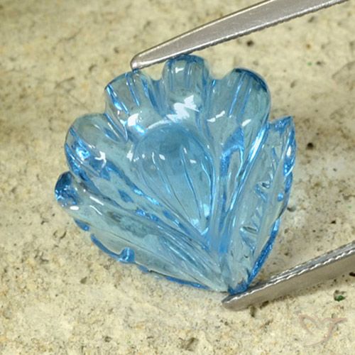 13.37ct 자연스러운 스위스 블루 황옥, 플라워 컷, 투명한