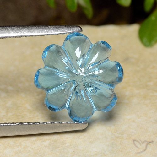 3.47ct 자연스러운 하늘색 황옥, 플라워 컷, 투명한