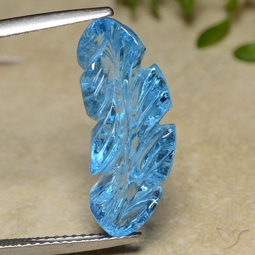 9.82ct 자연스러운 스위스 블루 황옥, 플라워 컷, 투명한