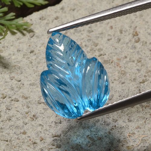 7.70ct 자연스러운 스위스 블루 황옥, 플라워 컷, 투명한