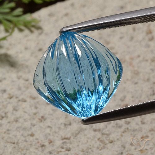 7.48ct 자연스러운 스위스 블루 황옥, 방석, 투명한