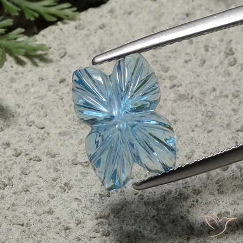 5.72ct 자연스러운 스위스 블루 황옥, 플라워 컷, 투명한