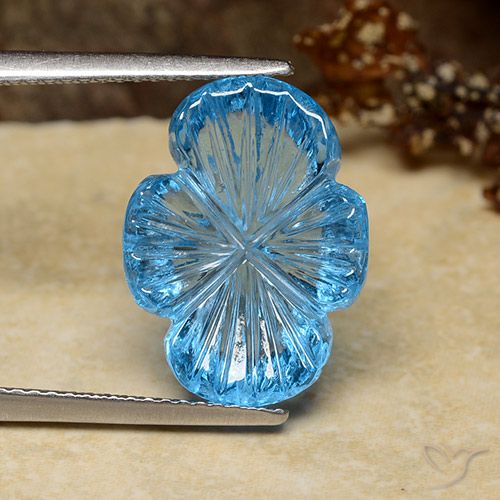 9.28ct 자연스러운 스위스 블루 황옥, 플라워 컷, 투명한