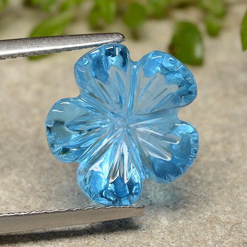 7.59ct 자연스러운 스위스 블루 황옥, 플라워 컷, 투명한