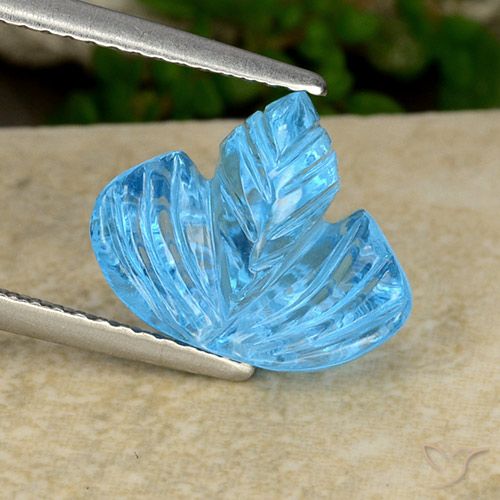 5.65ct 자연스러운 스위스 블루 황옥, 플라워 컷, 투명한