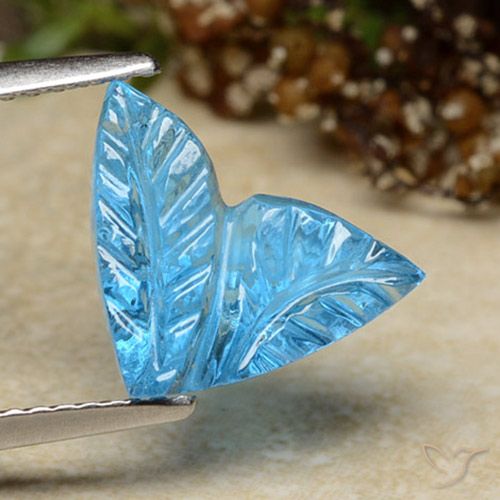 4.41ct 자연스러운 스위스 블루 황옥, 플라워 컷, 투명한