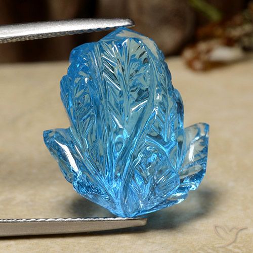 19.85ct 자연스러운 스위스 블루 황옥, 플라워 컷, 투명한