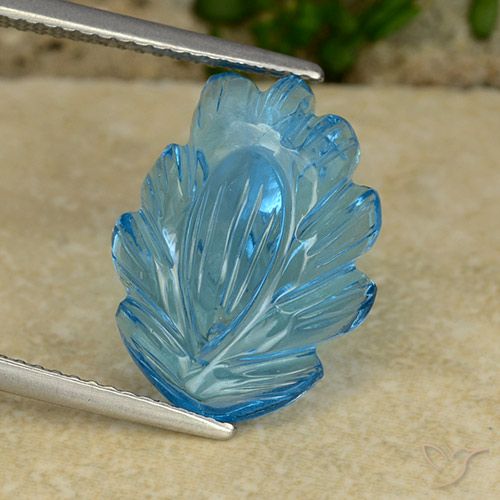 9.91ct 자연스러운 스위스 블루 황옥, 플라워 컷, 투명한