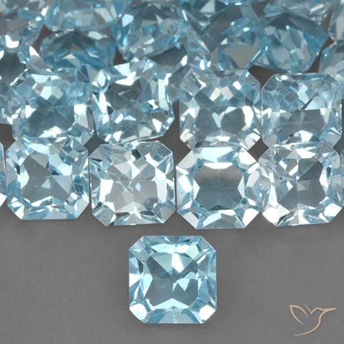 3.04ct 자연스러운 하늘색 황옥, 에메랄드 컷, VVS-VS