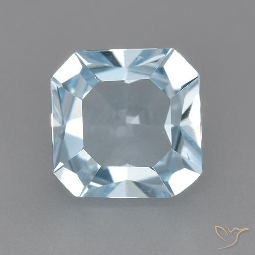 2.67ct 자연스러운 하늘색 황옥, 에메랄드 컷, VVS