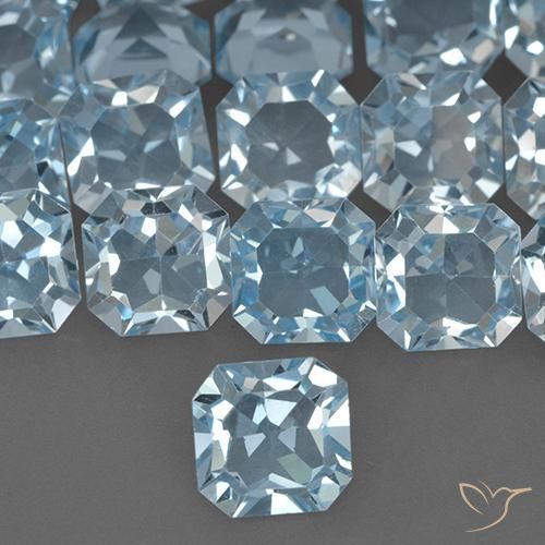 4.21ct 자연스러운 하늘색 황옥, 에메랄드 컷, VVS-VS