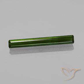 2.65ct 자연스러운 짙은 녹색 전기석, 에메랄드 컷, VVS