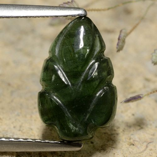 2.75ct 자연스러운 흙빛 녹색 전기석, 플라워 컷, 투명한