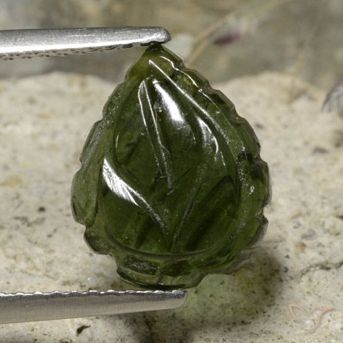 2.90ct 자연스러운 미디엄 그린 전기석, 플라워 컷, 투명한