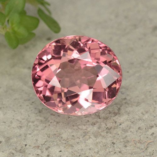 2.69ct 자연스러운 라이트 핫 핑크 전기석, 타원형, VVS