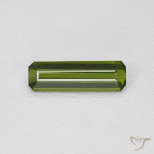 0.85ct 자연스러운 포레스트 그린 전기석, 에메랄드 컷, VVS