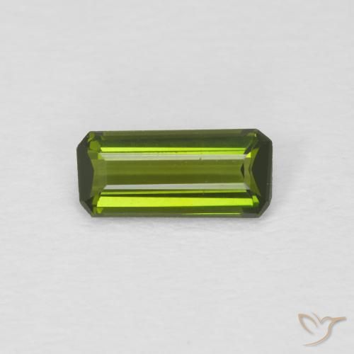 0.64ct 자연스러운 딥그린 전기석, 에메랄드 컷, VVS