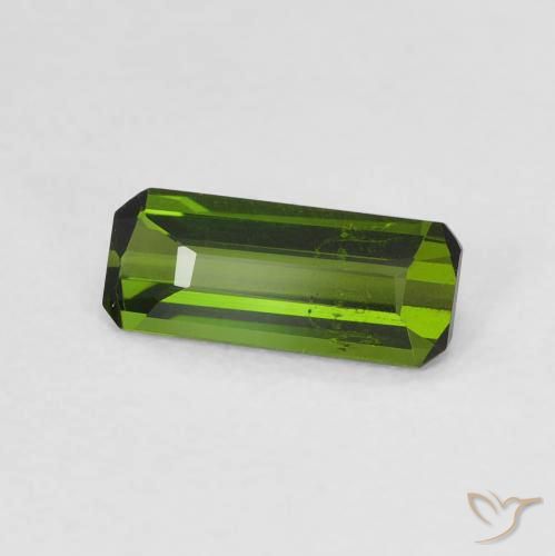 0.69ct 자연스러운 미디엄 그린 전기석, 에메랄드 컷, VS