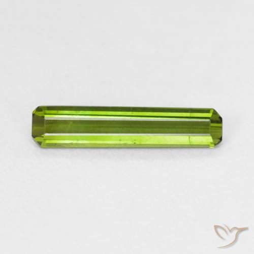 0.85ct 자연스러운 미디엄 그린 전기석, 에메랄드 컷, VVS-VS