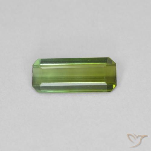 0.70ct 자연스러운 미디엄 그린 전기석, 에메랄드 컷, VVS