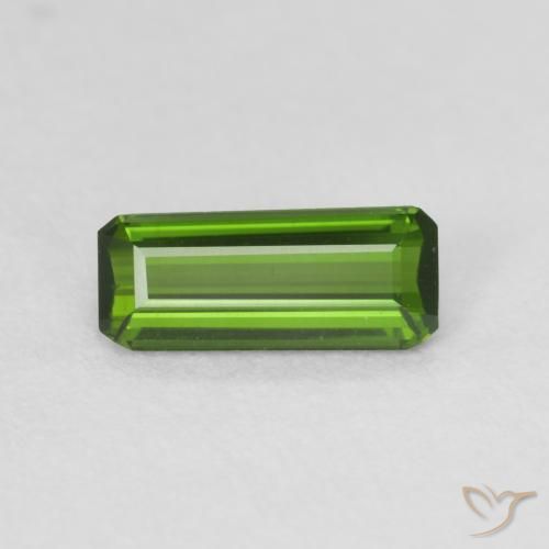 0.77ct 자연스러운 미디엄 그린 전기석, 에메랄드 컷, VVS
