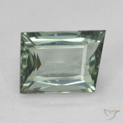 1.67ct 자연스러운 미디엄 그린 그레이 전기석, 팬시한, VVS