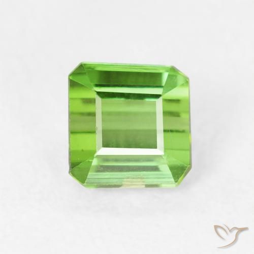 0.66ct 자연스러운 딥그린 전기석, 에메랄드 컷, VVS-VS