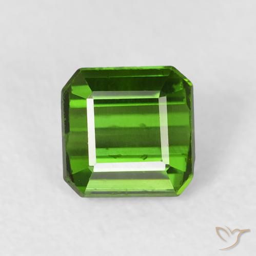 0.74ct 자연스러운 미디엄 그린 전기석, 에메랄드 컷, VVS-VS