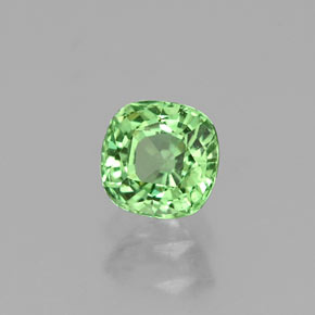 0.60캐럿 천연 그린 차보라이트 가넷, 쿠션 컷, 4.7×4.6 mm, VS