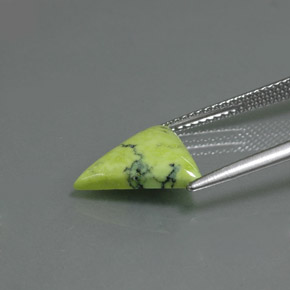 2.59캐럿 천연 옐로우 그린 터키석, 트릴리언, 12.3×11.8 mm, 불투명체