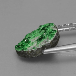 6.25캐럿 천연 Deep Earthy Green 우바로바이트 가넷 드루시, 팬시한, 불투명체