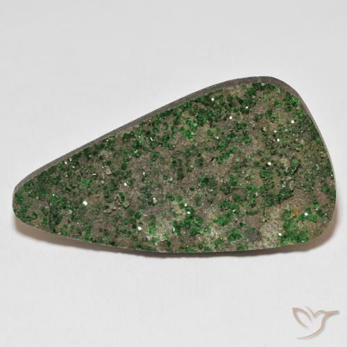 72.20ct 자연스러운 Deep Earthy Green 우바로바이트 가넷 드루시, 팬시한, 불투명체