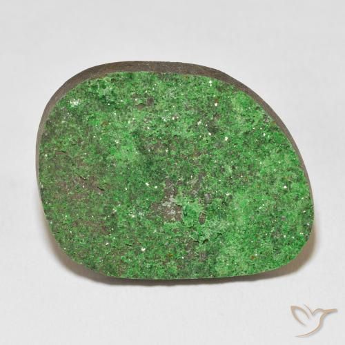49.54ct 자연스러운 밝은 녹색 우바로바이트 가넷 드루시, 팬시한, 불투명체