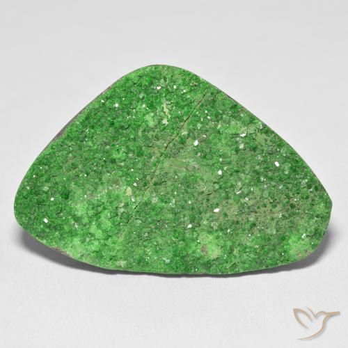 74.64ct 자연스러운 녹색 우바로바이트 가넷 드루시, 팬시한, 불투명체