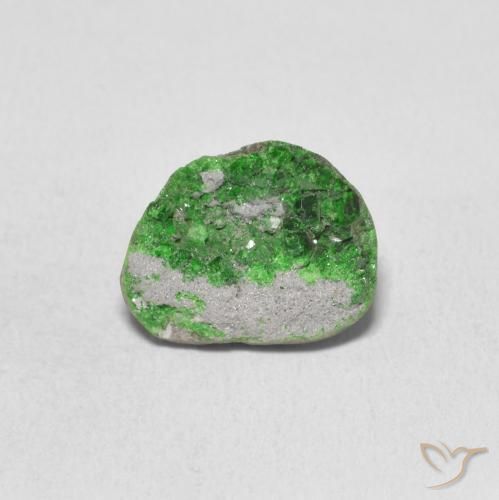 5.25ct 자연스러운 미디엄 그린 우바로바이트 가넷 드루시, 팬시한, 불투명체