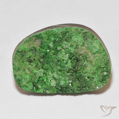 46.78ct 자연스러운 미디엄 그린 우바로바이트 가넷 드루시, 팬시한, 불투명체