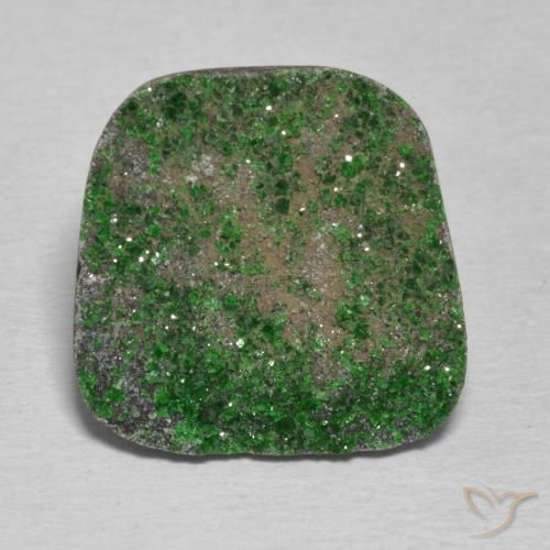 14.90ct 자연스러운 딥그린 우바로바이트 가넷 드루시, 팬시한, 불투명체
