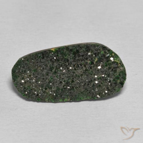 13.62ct 자연스러운 갈색을 띤 녹색 우바로바이트 가넷 드루시, 팬시한, 불투명체