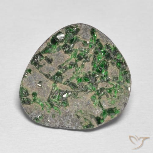 15.49ct 자연스러운 옅은 소나무 녹색 우바로바이트 가넷 드루시, 팬시한, 불투명체