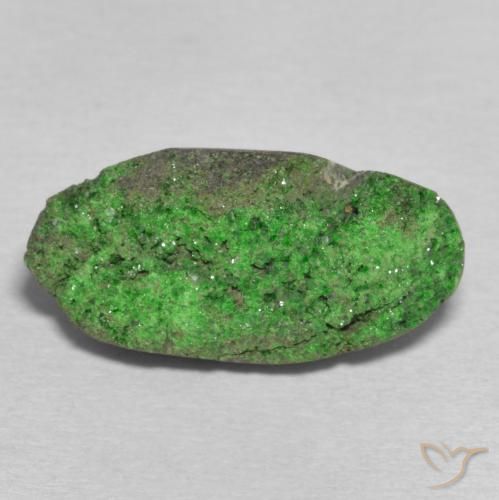 13.25ct 자연스러운 짙은 녹색 우바로바이트 가넷 드루시, 타원형, 불투명체