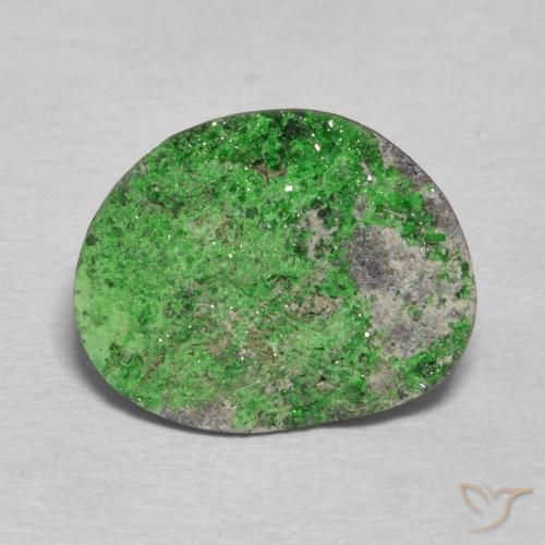 9.94ct 자연스러운 미디엄 그린 우바로바이트 가넷 드루시, 팬시한, 불투명체